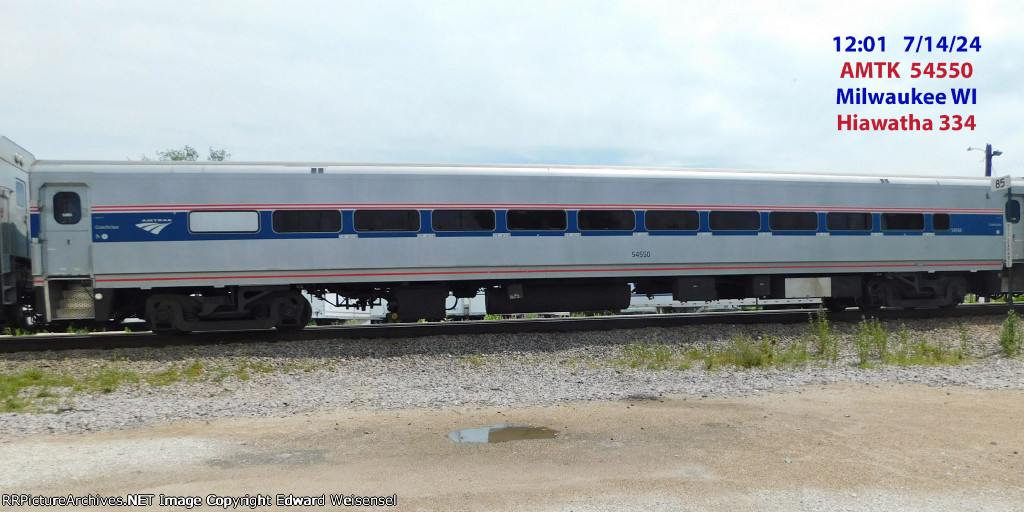 One of 3 coaches on Hiawatha 334